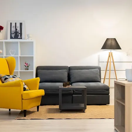 Apartmán Sunny Yellow Vibes - Balcony & Prime Location Bratislava