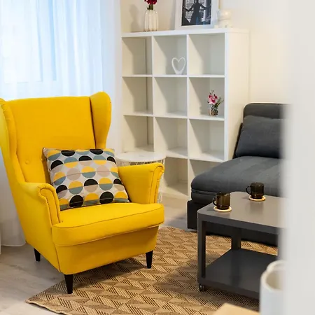 Lägenhet Sunny Yellow Vibes - Balcony & Prime Location Bratislava