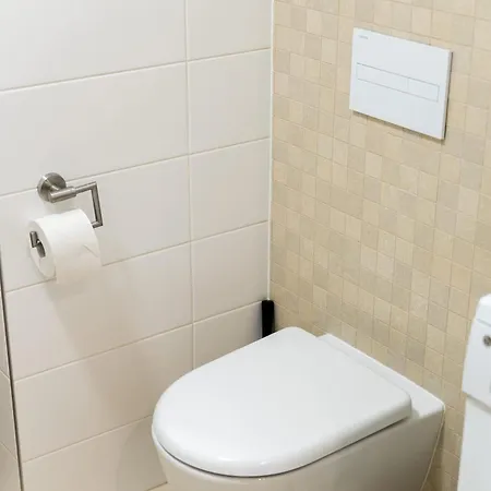 Sunny Yellow Vibes - Balcony & Prime Location ブラチスラヴァ