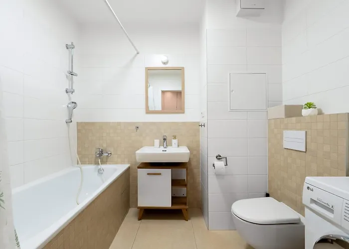 Apartamento Sunny Yellow Vibes - Balcony & Prime Location