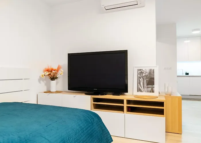 Apartamento Sunny Yellow Vibes - Balcony & Prime Location Bratislava