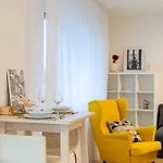 דירה Sunny Yellow Vibes - Balcony & Prime Location