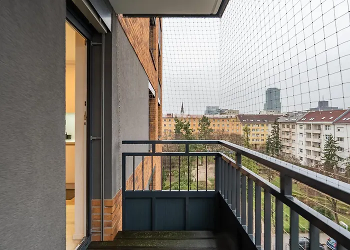 Sunny Yellow Vibes - Balcony & Prime Location * Bratislava